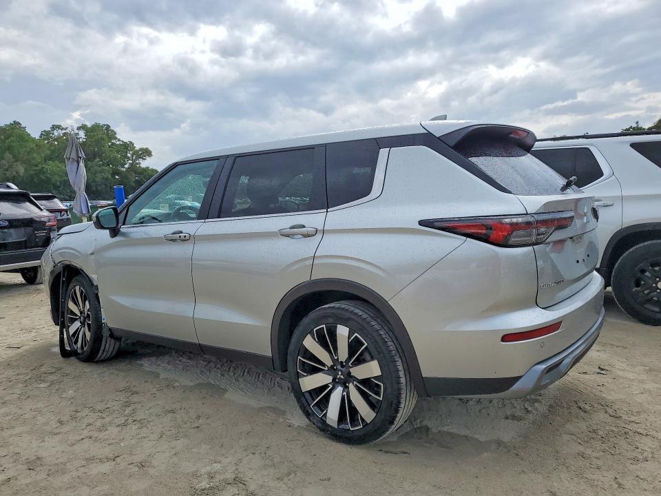 2025 Mitsubishi Outlander se