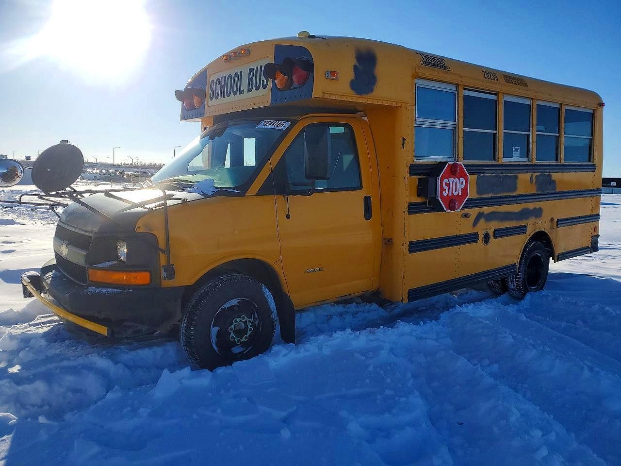 2010 Chev Express Cutaway G4500