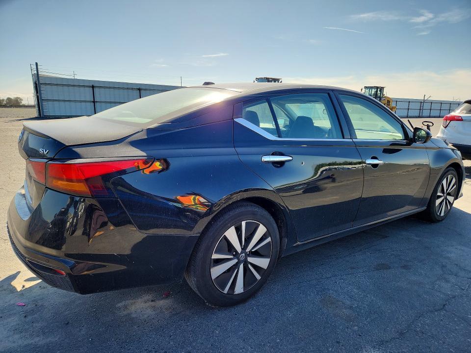 2022 Nissan Altima 2.5 sv