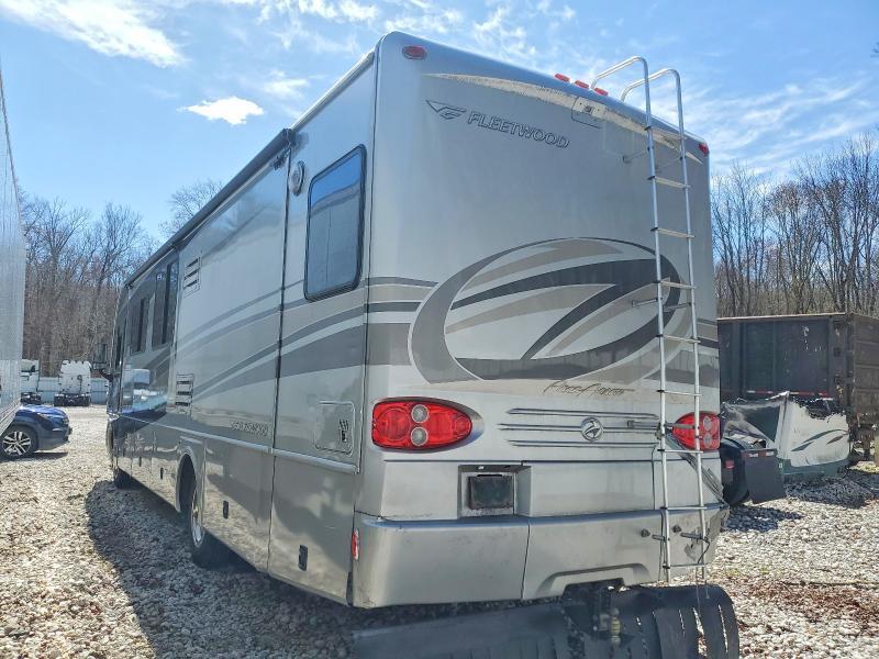 2005 Workhorse Custom Chassis Motorhome Chassis W22
