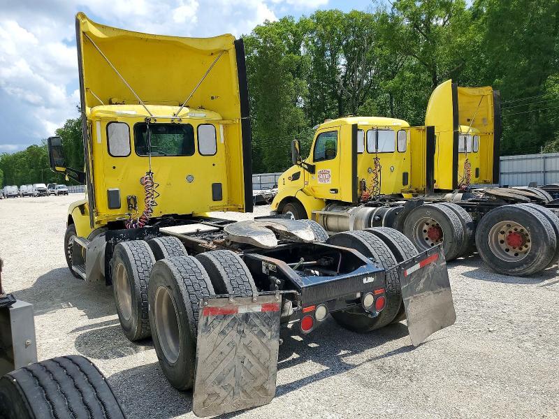 2017 Peterbilt 579 Semi Truck