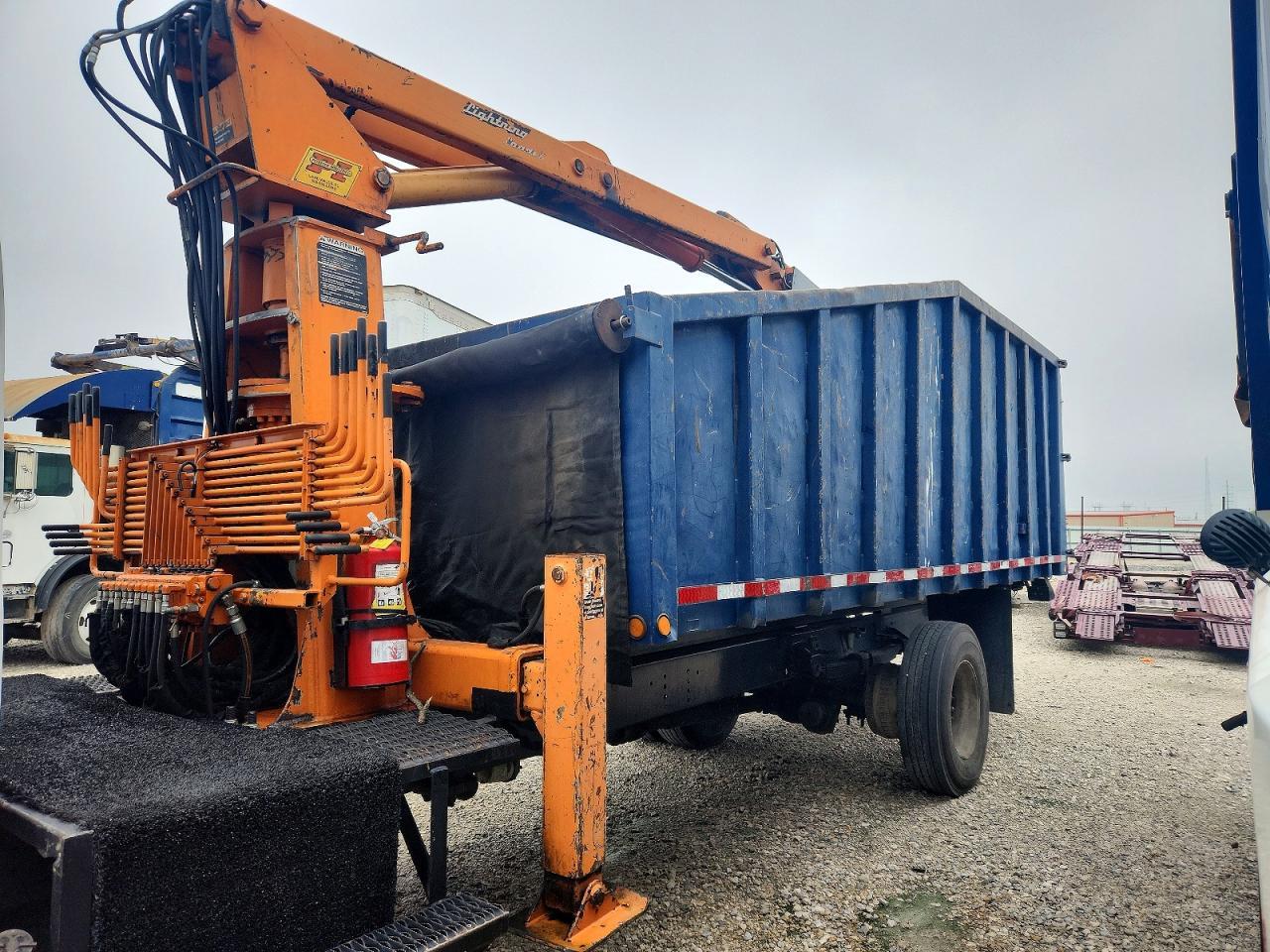 2006 GMC C8500 Grapple Crane Truck