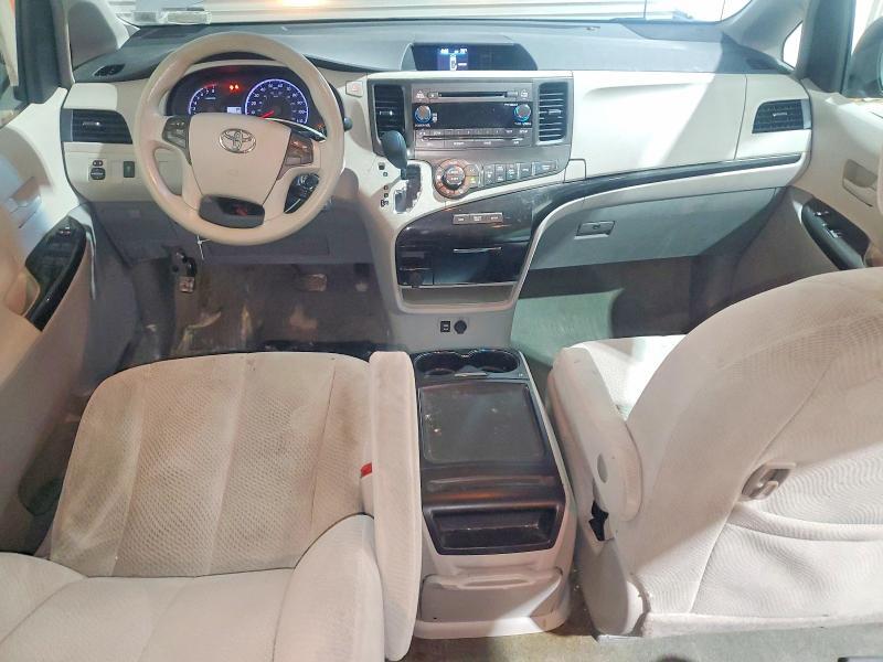 2014 Toyota Sienna le