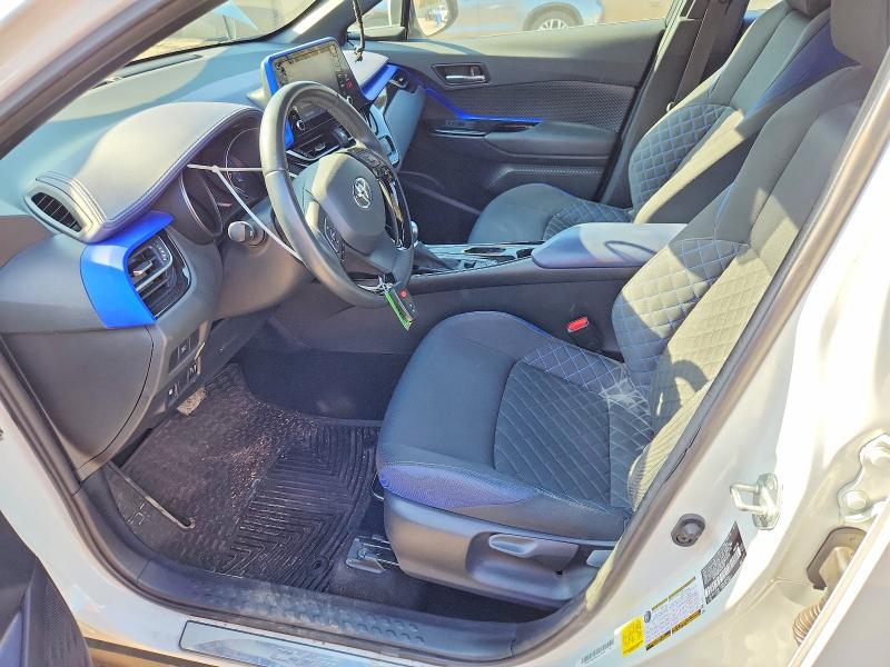 2022 Toyota C-hr xle