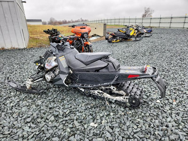 2019 Polaris Axys XC PKG