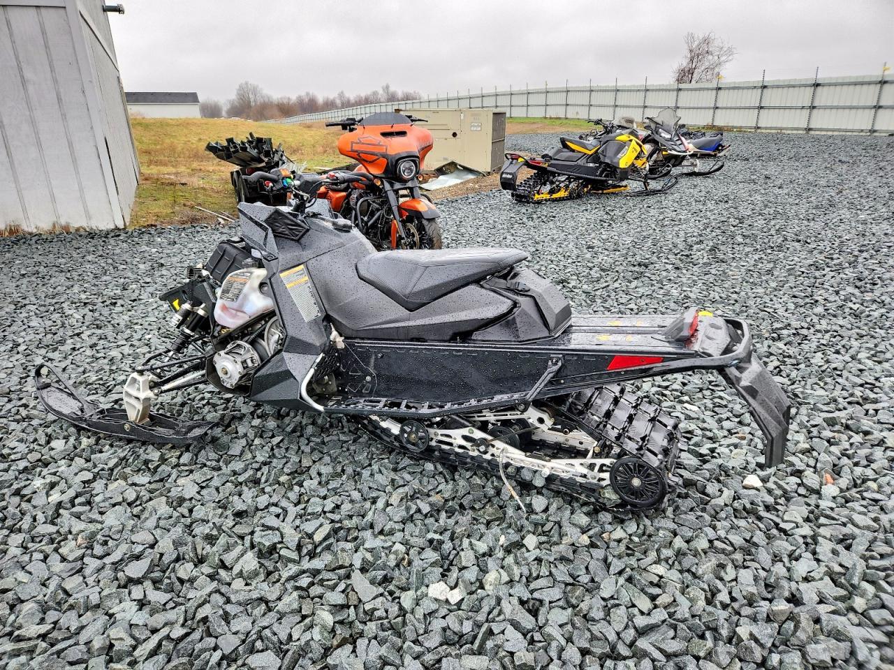 2019 Polaris Axys XC PKG
