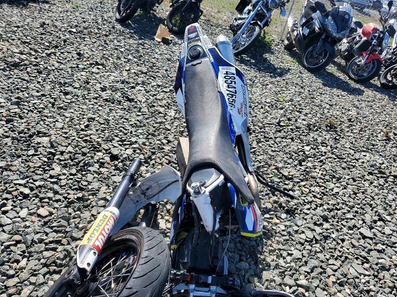 2016 Husqvarna Supermoto 701