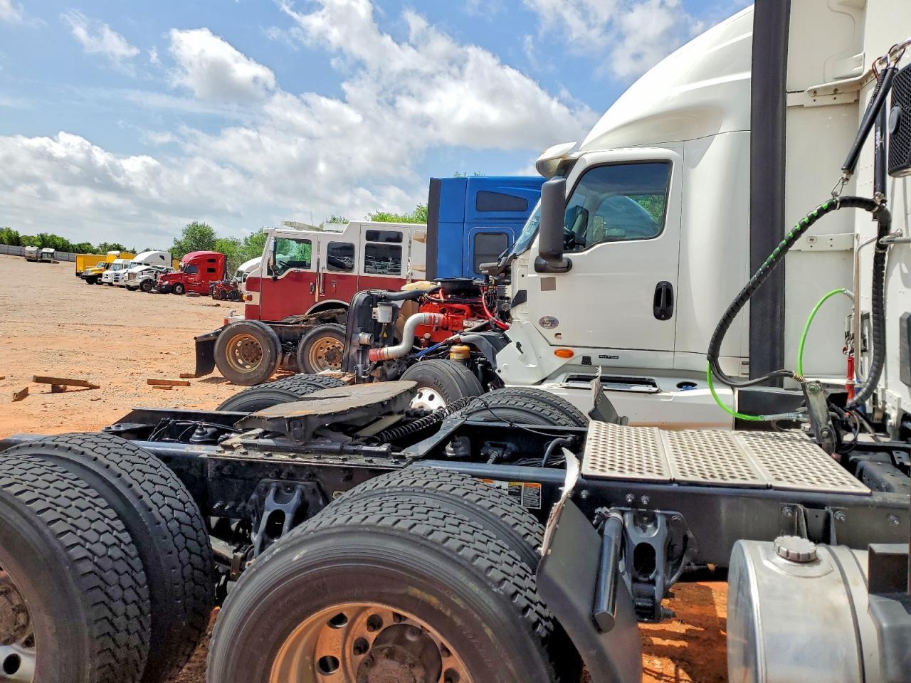 2020 Kenworth Construction T680