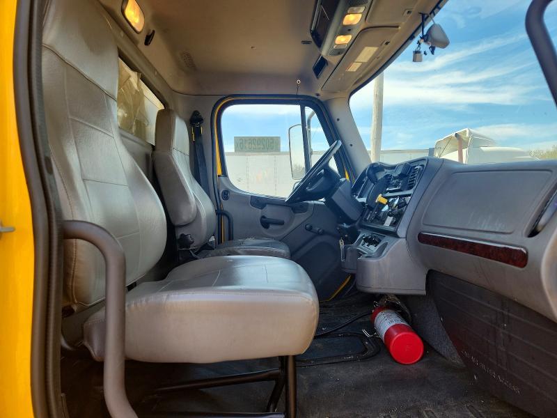 2022 Freigliner 2022 Freightliner Business Class M2 BOX Truck