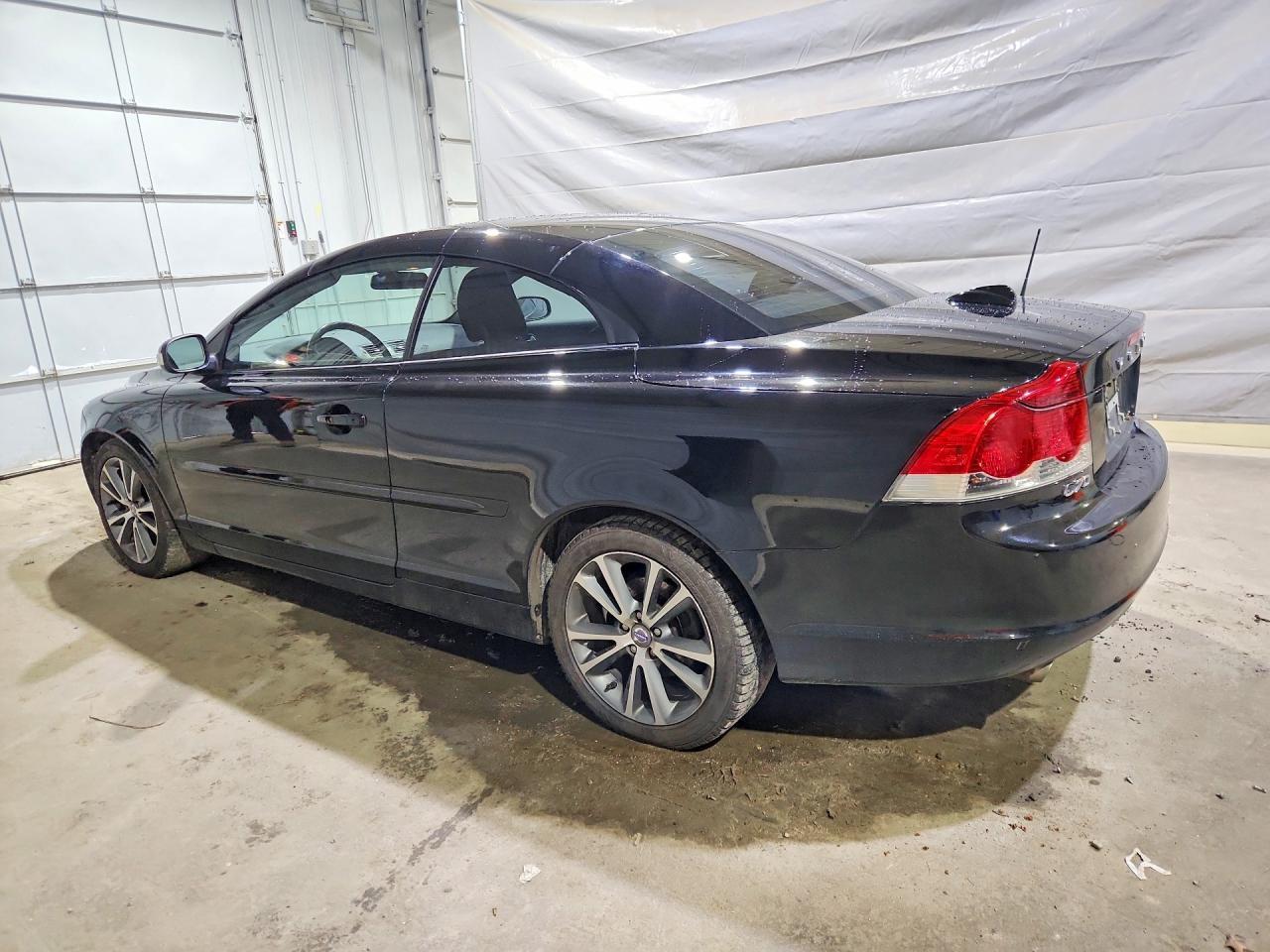 2010 Volvo C70 T5