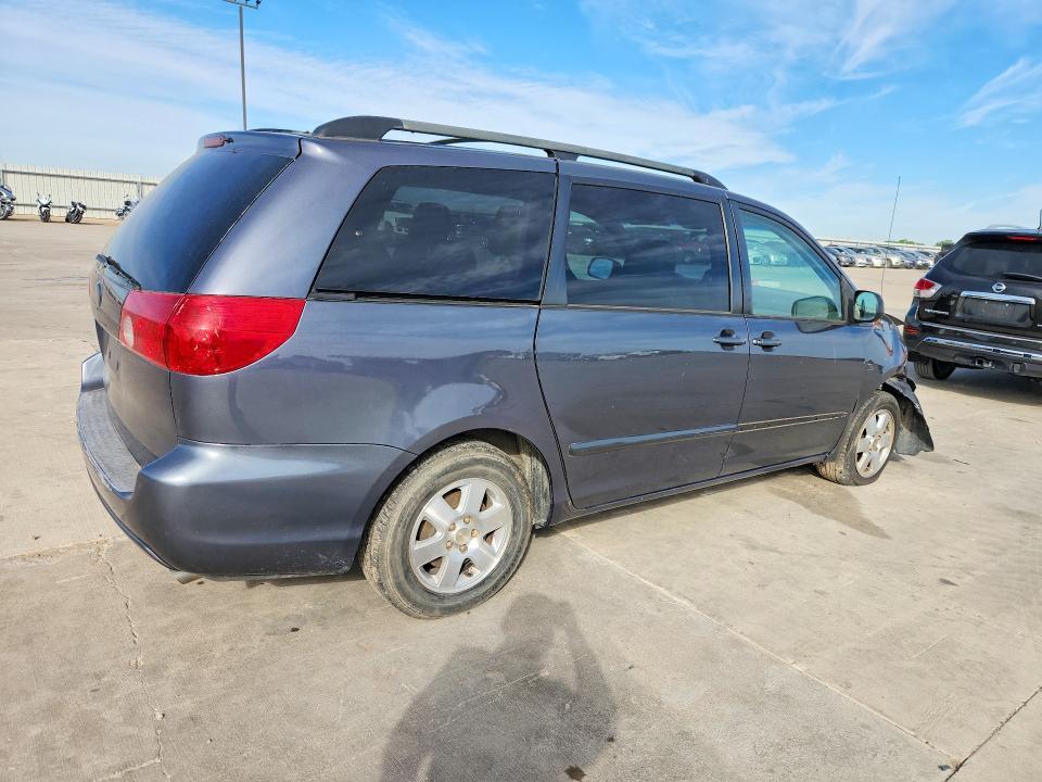 2006 Toyota Sienna le 8 Passenger