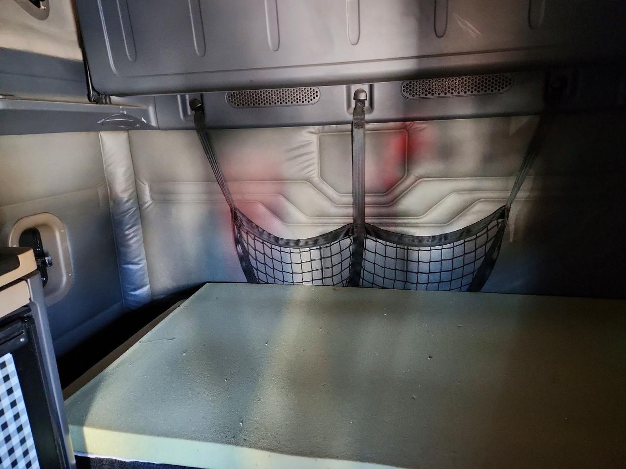 2017 Freightliner Cascadia 125 Semi Truck