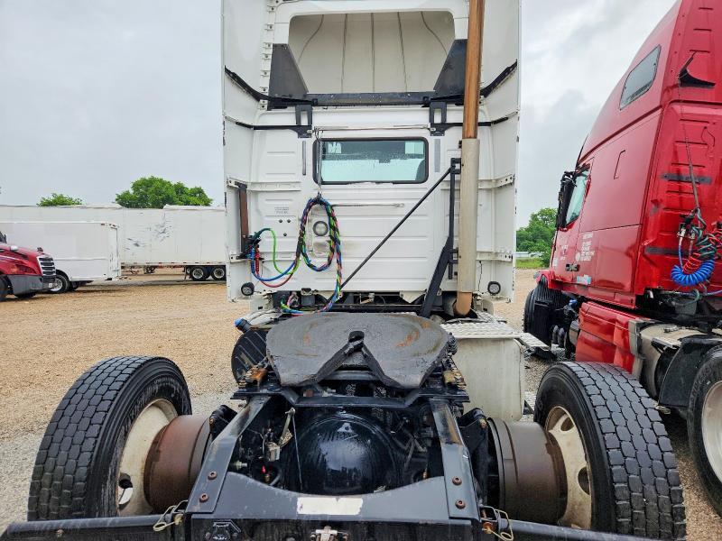 2017 Volvo VNL Semi Truck