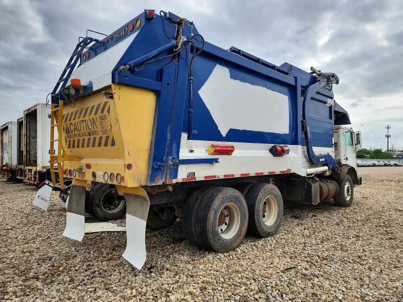 2010 Mack MRU613 Refuse Truck