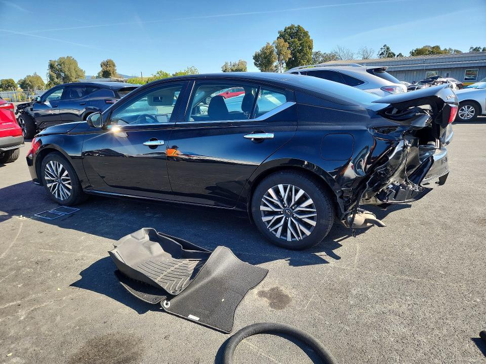 2023 Nissan Altima sv