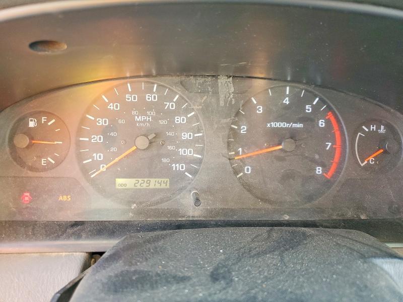 2001 Nissan Frontier xe