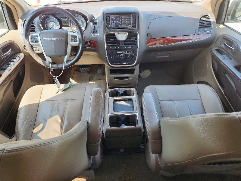2016 Chrysler Town & Country Touring