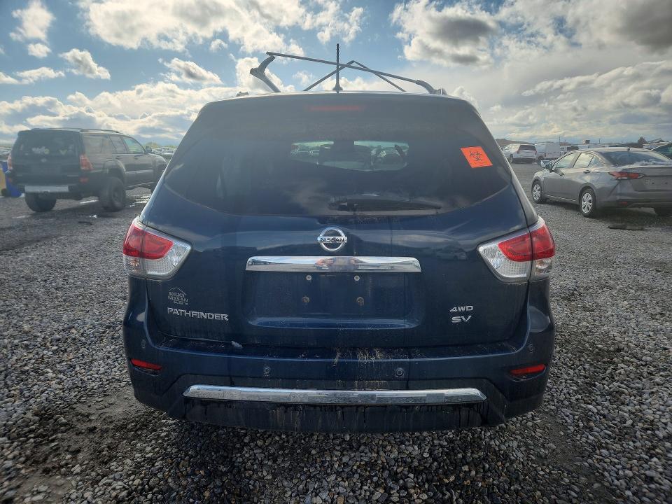 2016 Nissan Pathfinder sv