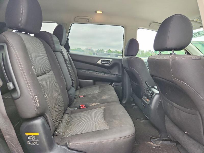 2020 Nissan Pathfinder sv