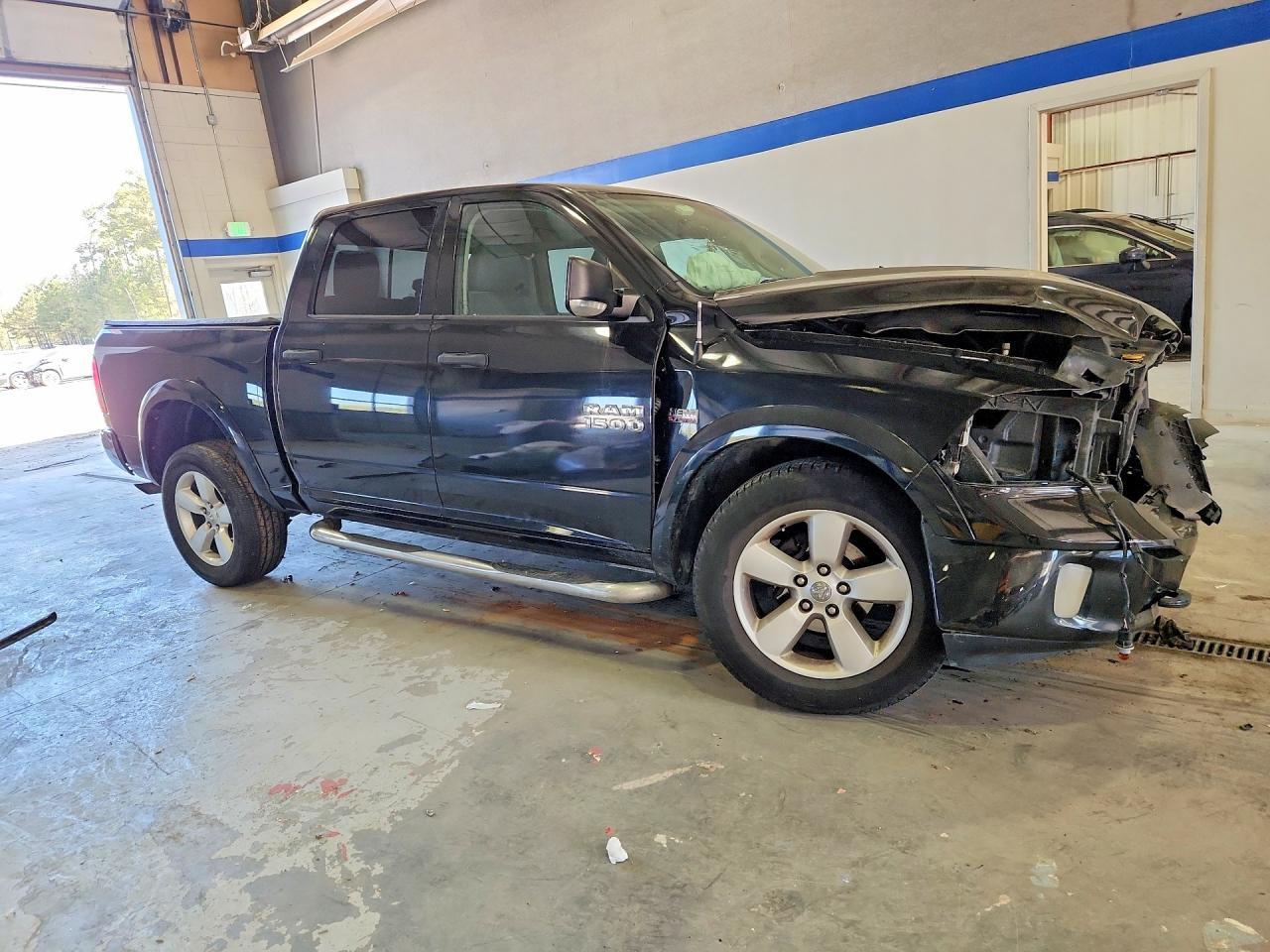 2015 Dodge RAM 1500 SLT