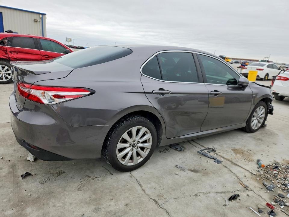 2018 Toyota Camry le