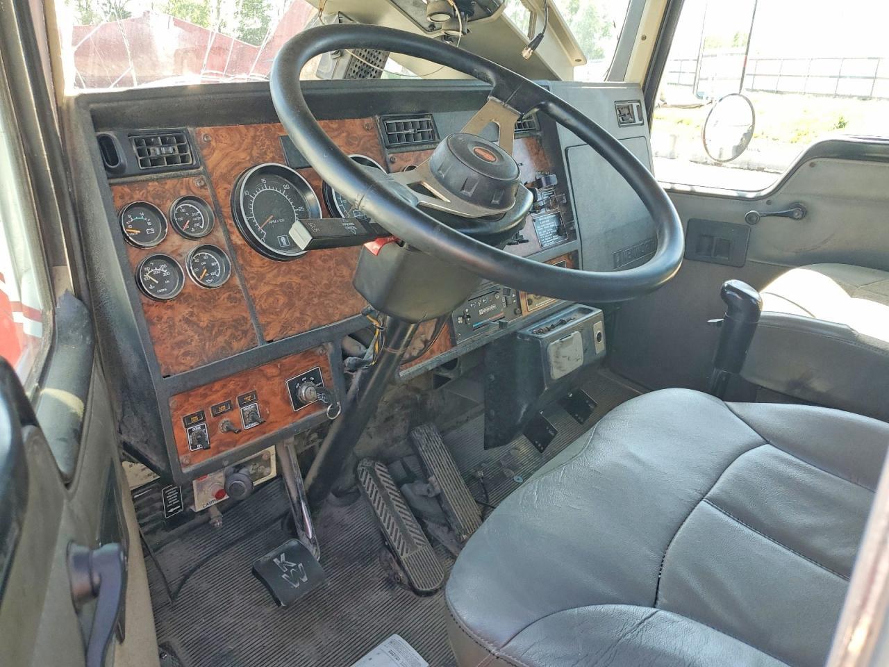 2000 Kenworth Construction T800