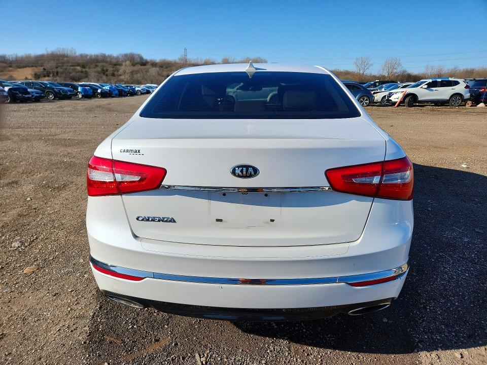 2016 KIA Cadenza Base