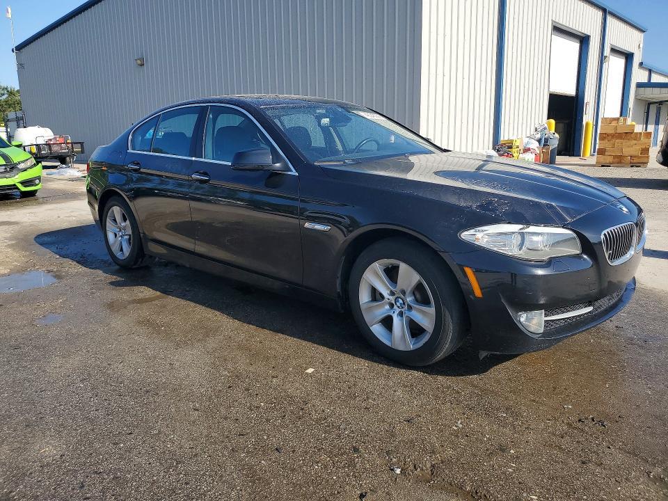 2011 BMW 528 i