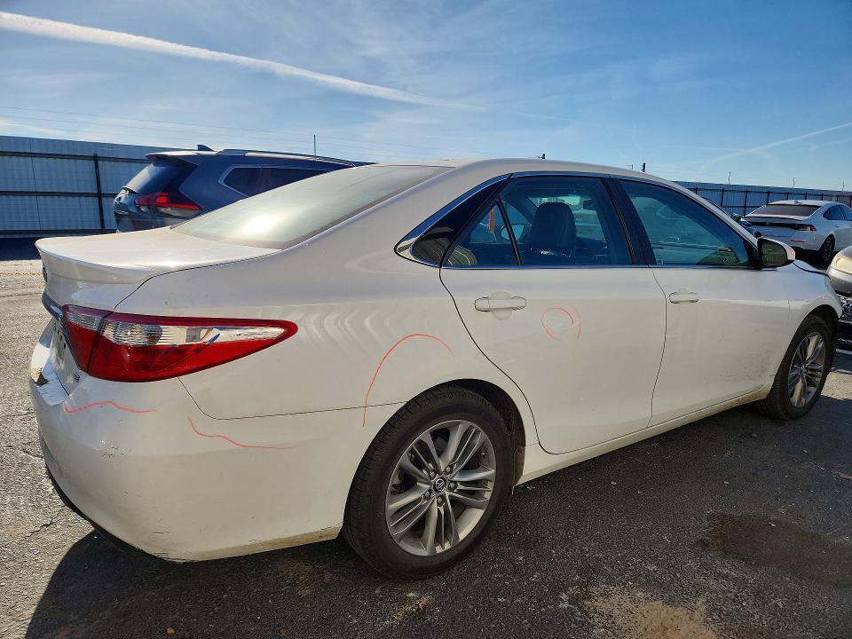 2016 Toyota Camry se