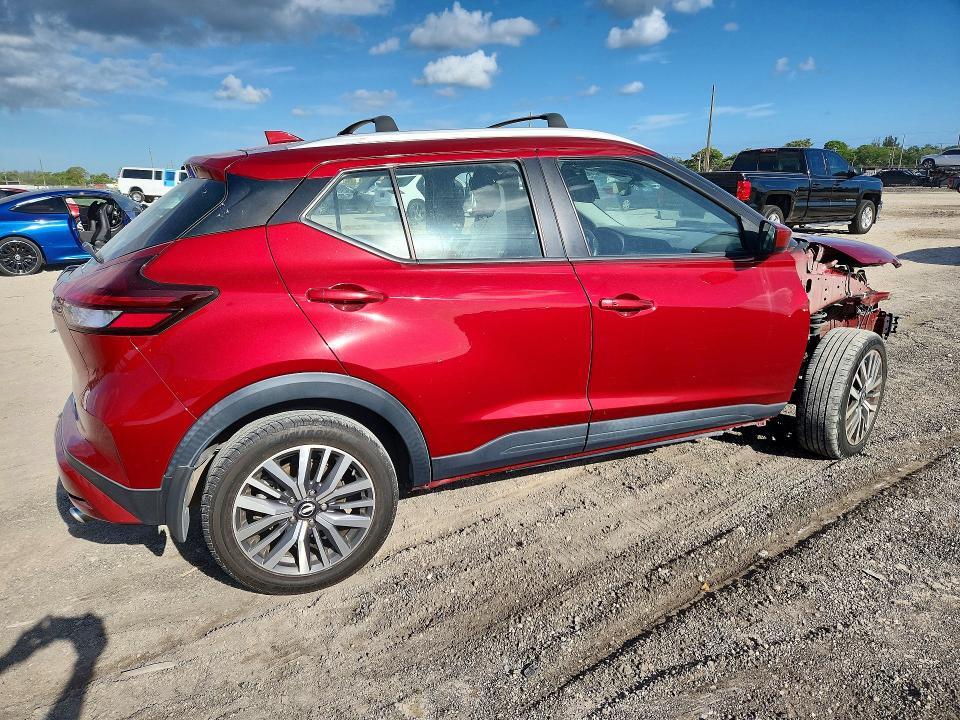 2022 Nissan Kicks sv
