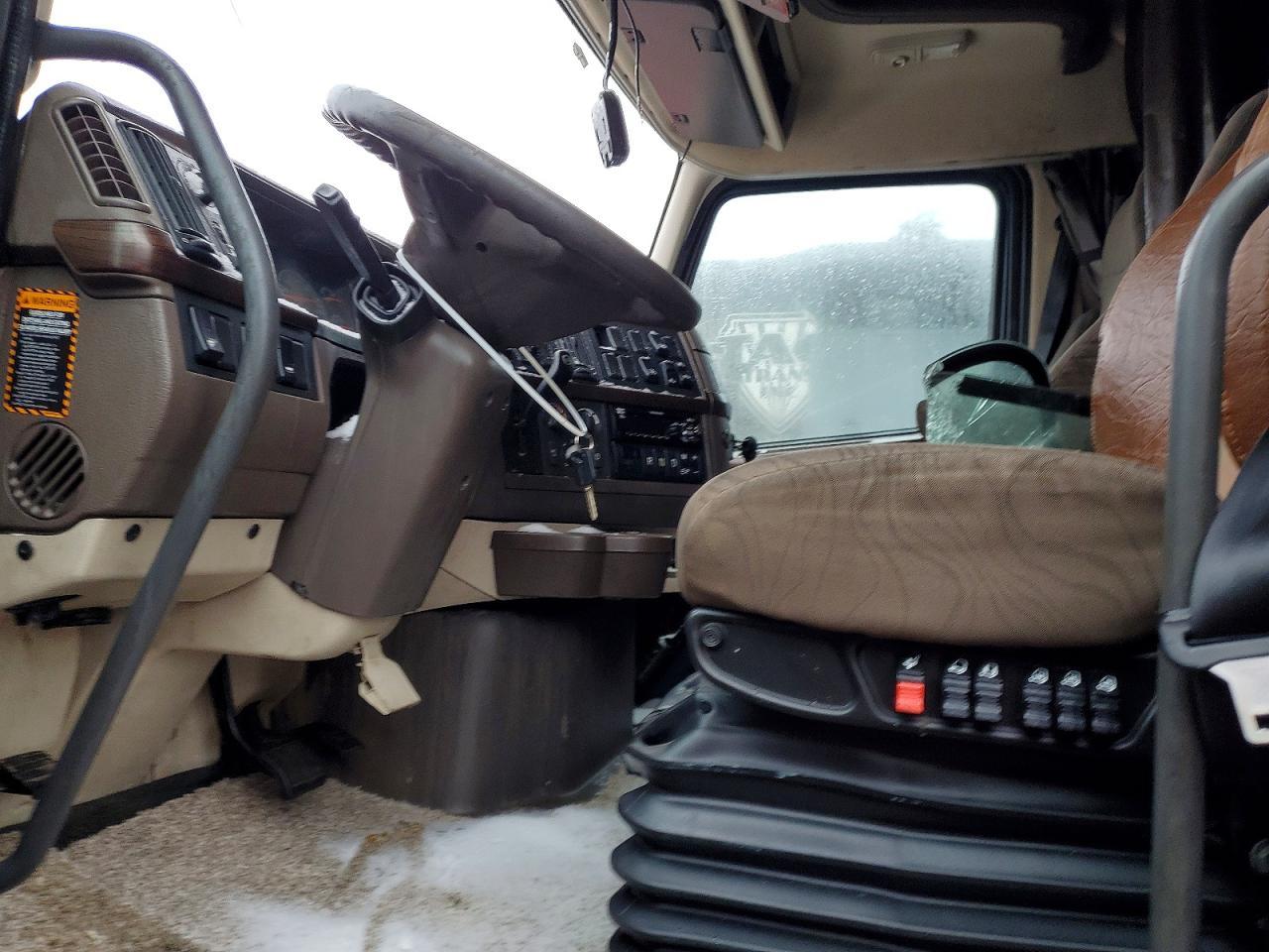 2018 Volv O VNL Semi Truck