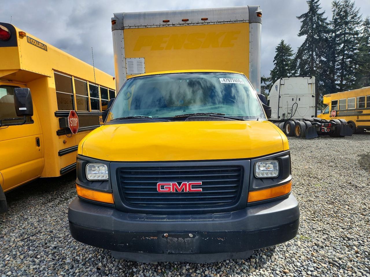 2011 GMC Savana BOX Truck