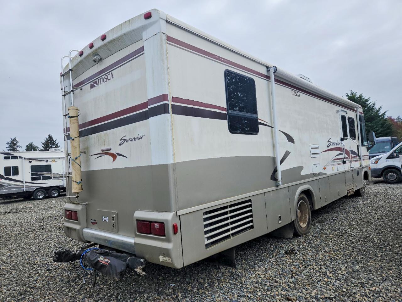 2001 Itasca Recreational Vehicle (RV)