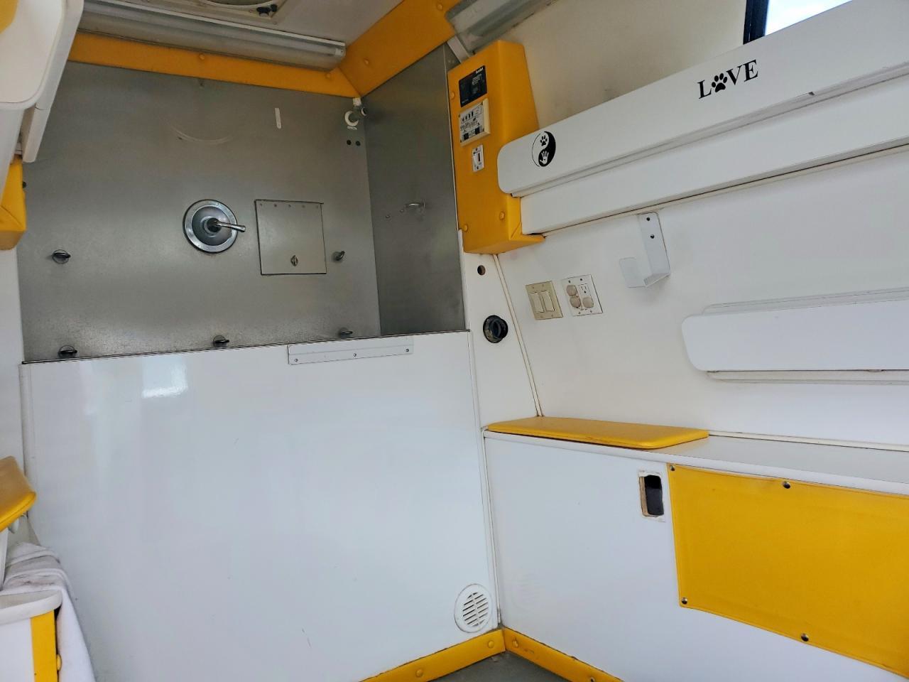 2006 Ford Econoline E350 Super Duty Van