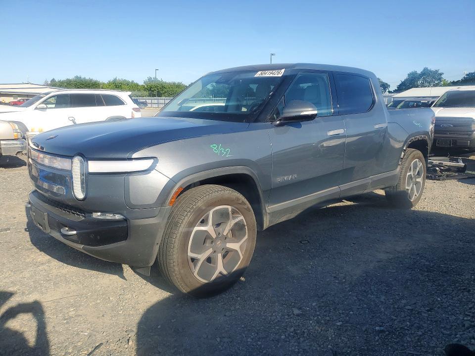 2024 Rivian R1T Adventure