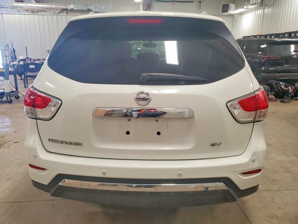 2016 Nissan Pathfinder sv