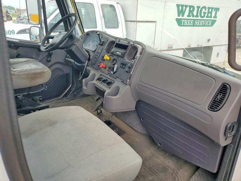 2016 Freightliner M2 106 MED