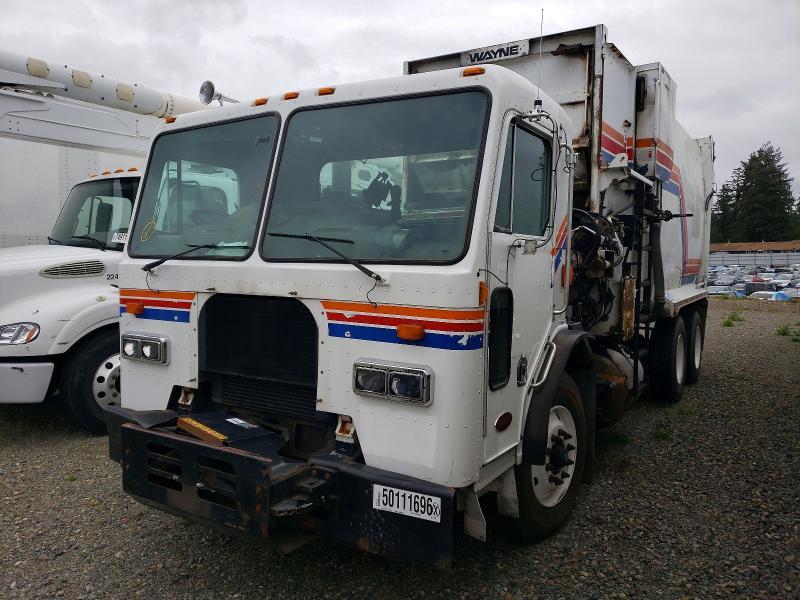 2009 Peterbilt 320 Refuse Truck