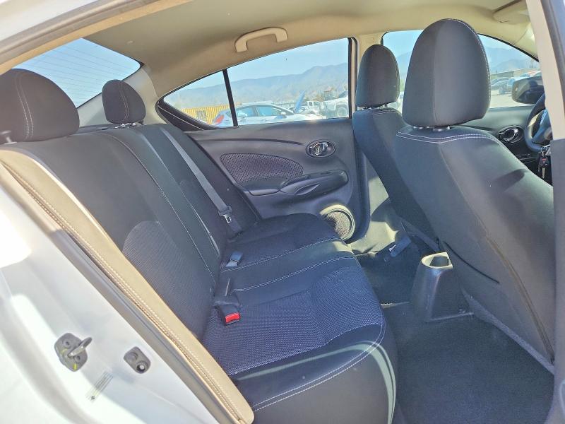 2018 Nissan Versa sv