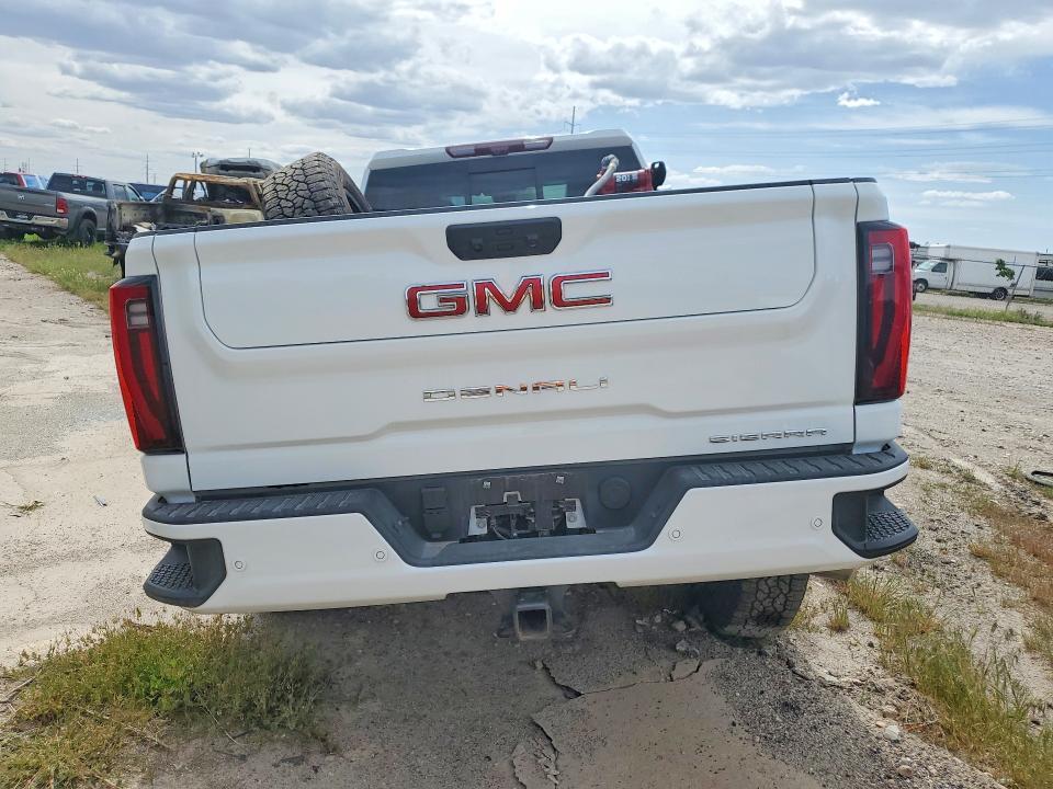 2025 GMC Sierra K3500 Denali