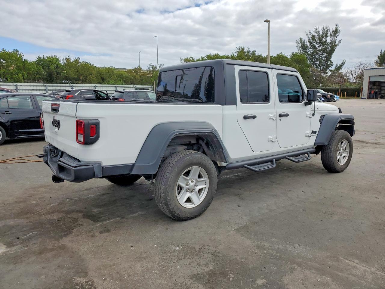 2020 Jeep Gladiator Sport