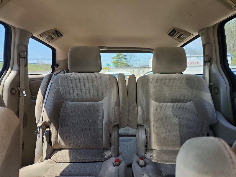 2008 Toyota Sienna le 7-passenger