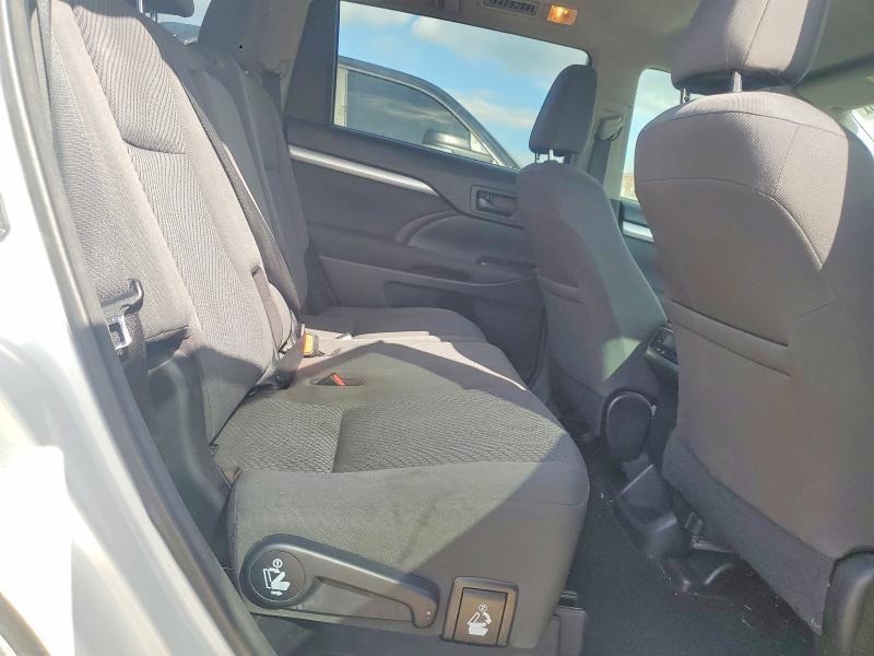 2017 Toyota Highlander le