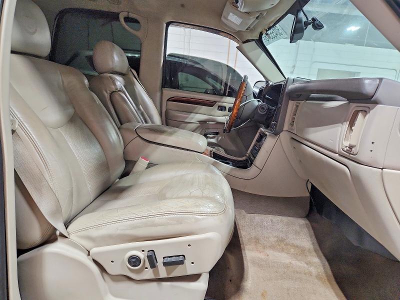 2004 Cadillac Escalade Luxury
