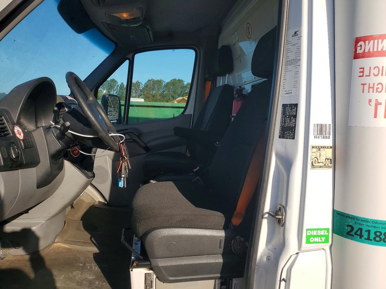 2011 Freightliner Sprinter Delivery Truck