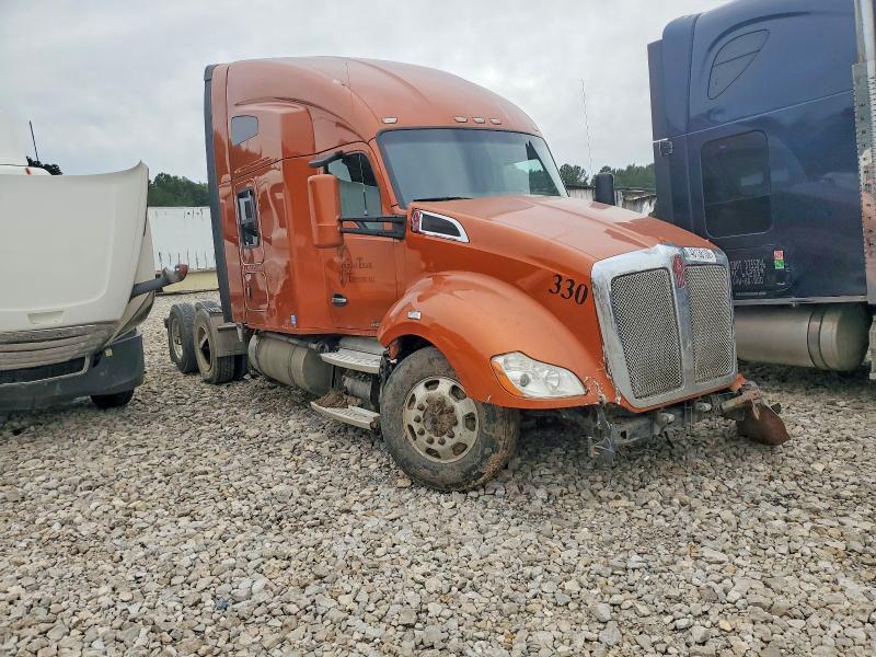 2017 Kenworth T680 Semi Truck