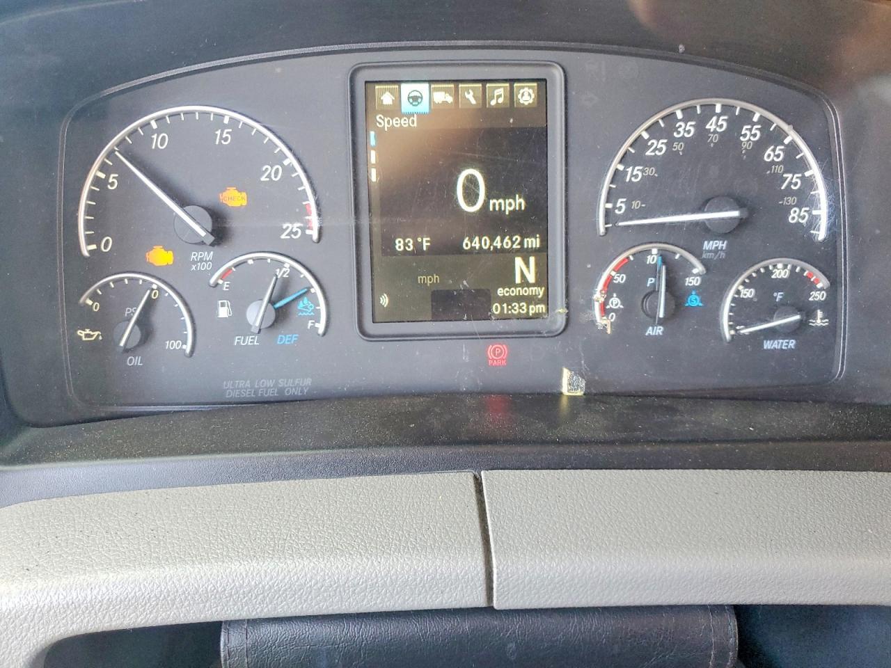 2022 Freigliner 2022 Freightliner Cascadia 126 Semi Truck