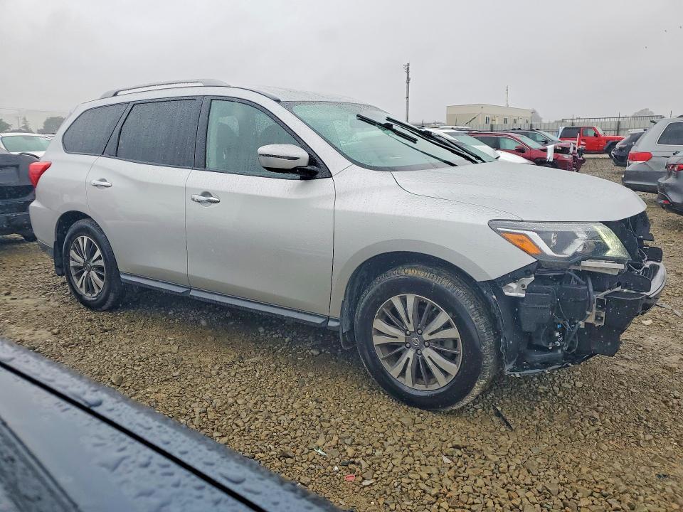 2017 Nissan Pathfinder s