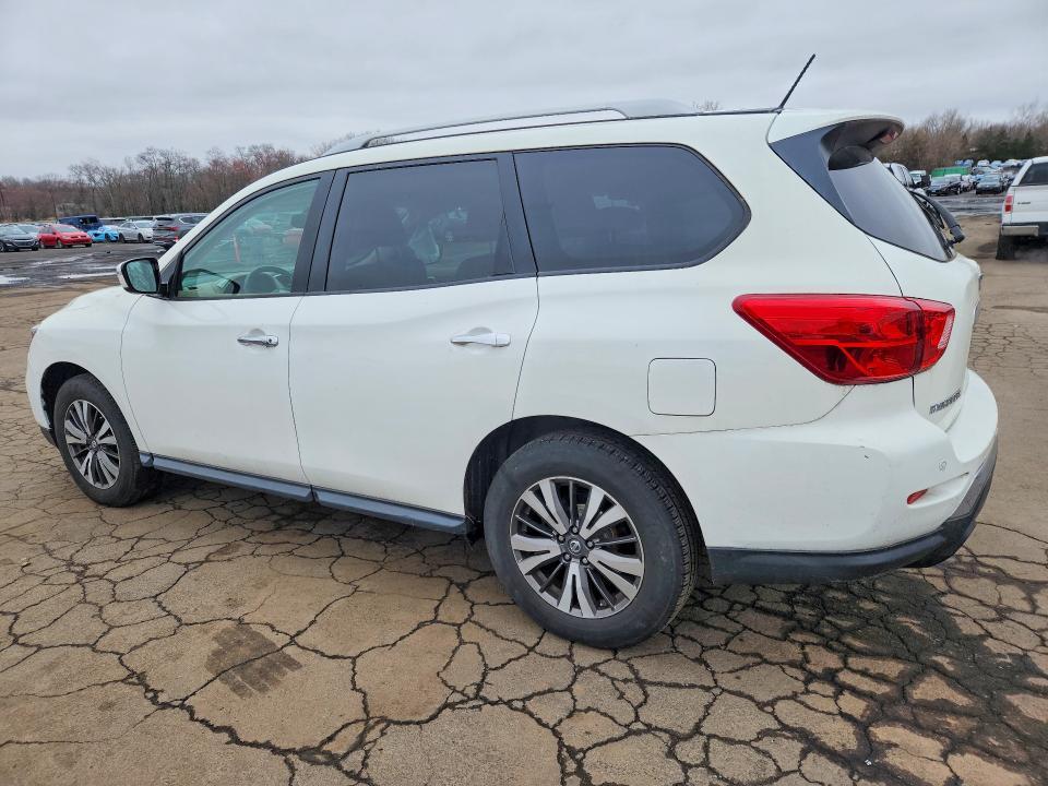 2017 Nissan Pathfinder sv