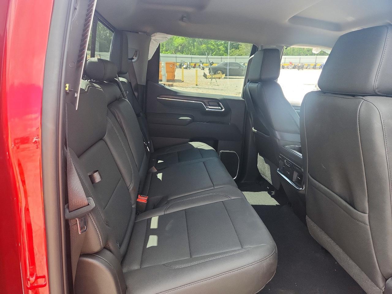 2026 GMC Sierra K1500 SLT